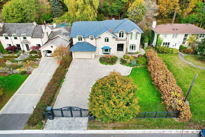 Preview image for 32 Brookfield Rd, Toronto