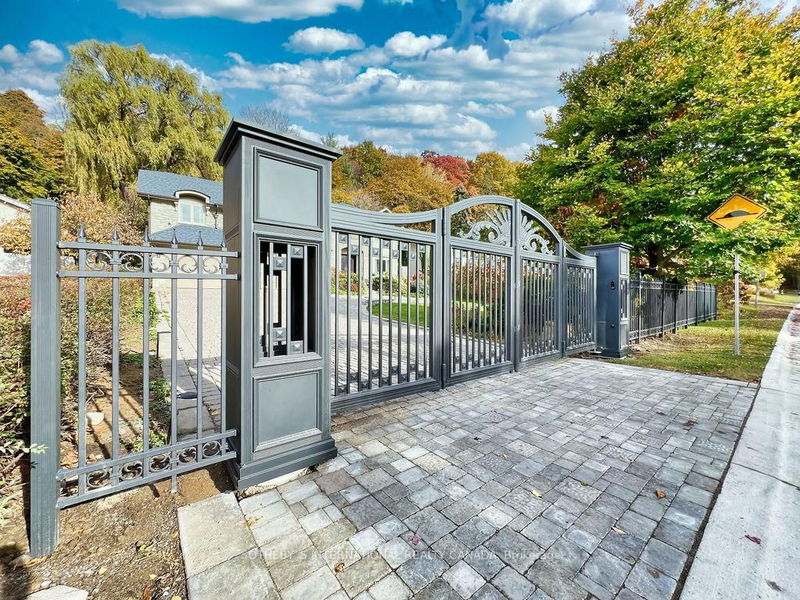 Preview image for 32 Brookfield Rd, Toronto