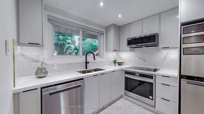 Preview image for 23 Quincy Cres, Toronto