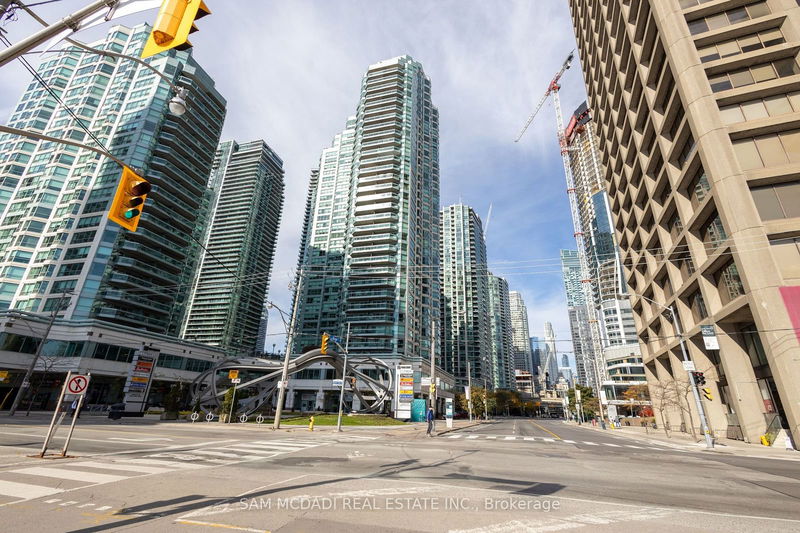 Preview image for 10 Yonge St #1404, Toronto