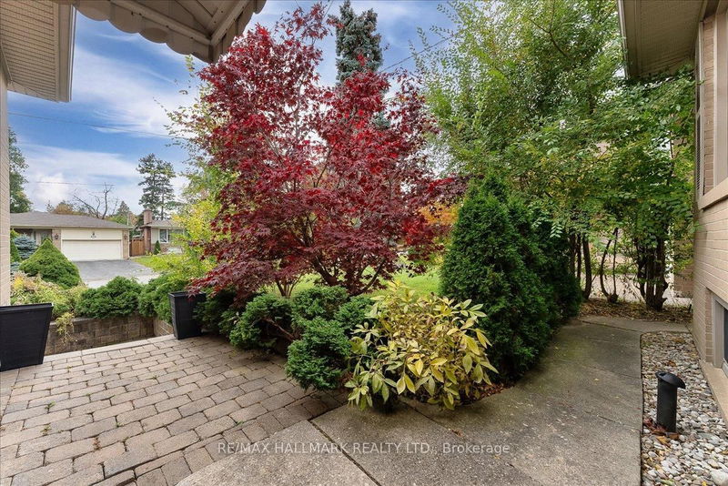 Preview image for 24 Burleigh Heights Dr, Toronto