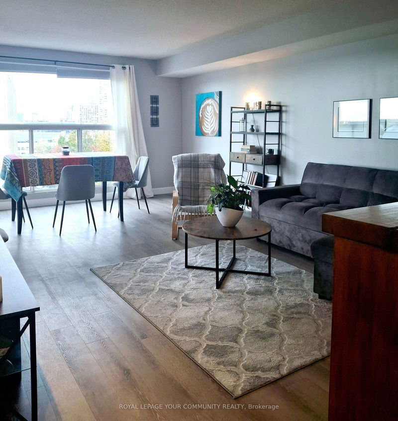 Preview image for 77 Harbour Sq W #809, Toronto