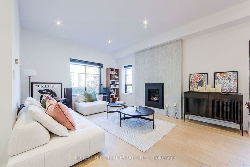 Preview image for 257 Manor Rd E, Toronto