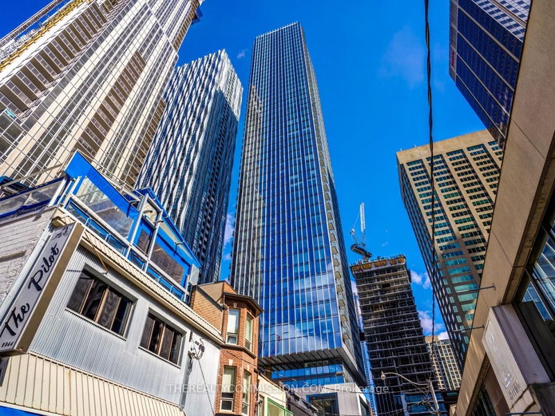 Preview image for 8 CUMBERLAND St #3904, Toronto