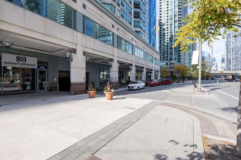 Preview image for 10 Yonge St #1404, Toronto