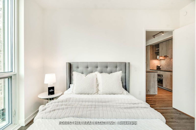 Preview image for 1 Yorkville Ave #802, Toronto