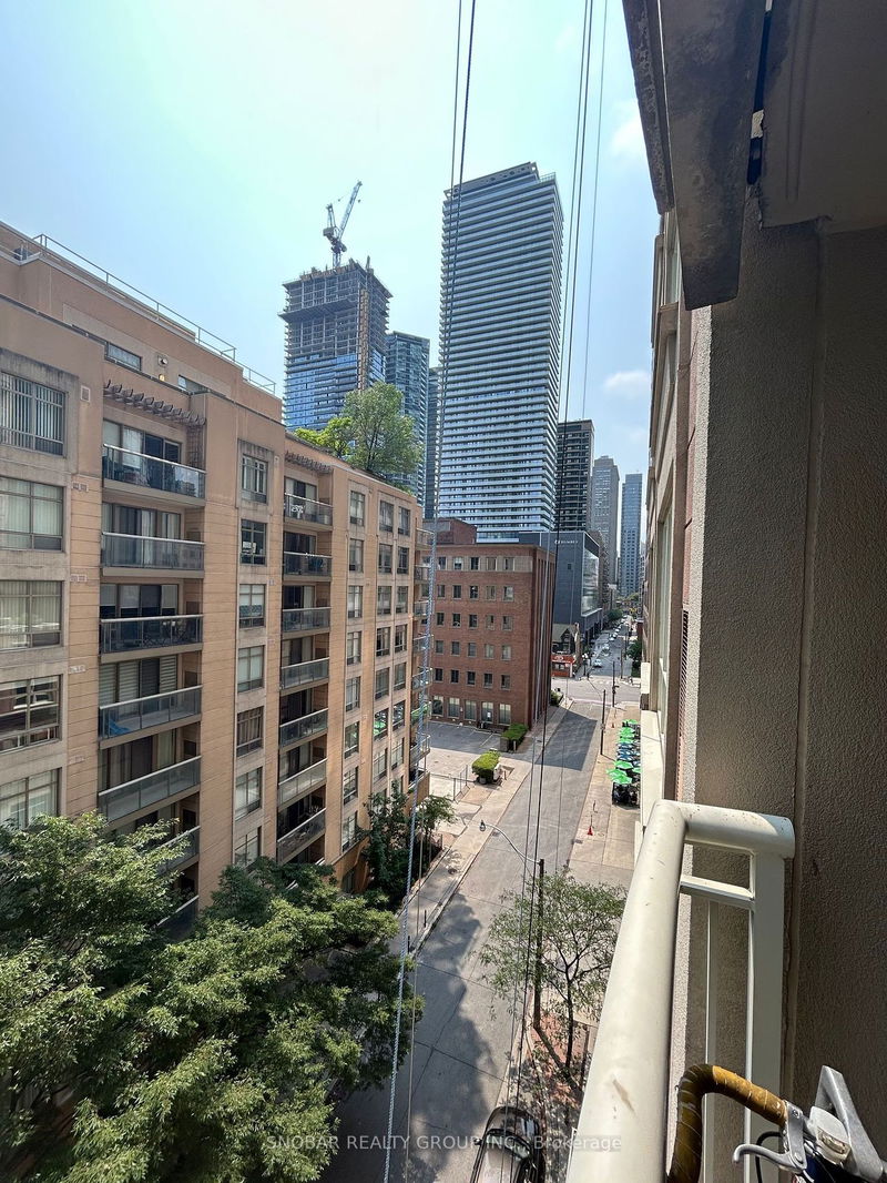 Preview image for 100 Hayden St #610, Toronto