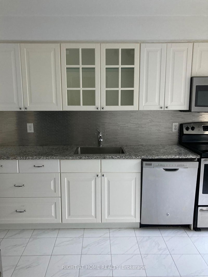 Preview image for 104 Farm Greenway N/A, Toronto