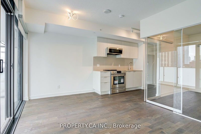 Preview image for 25 Richmond St E #915, Toronto