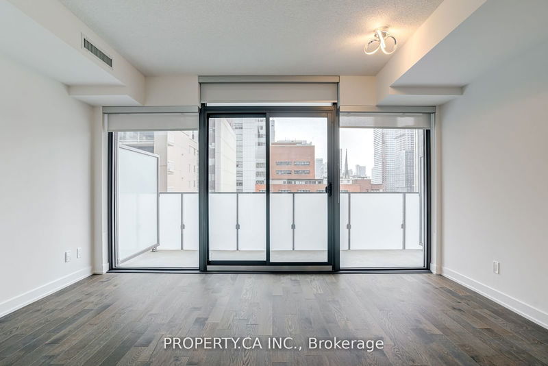 Preview image for 25 Richmond St E #915, Toronto