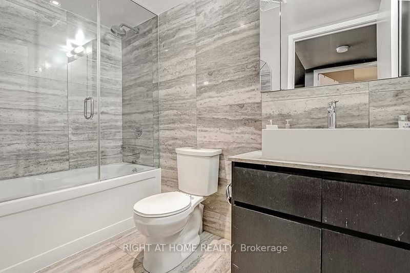 Preview image for 10 Capreol Crt #653, Toronto