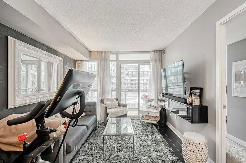 Preview image for 10 Capreol Crt #653, Toronto