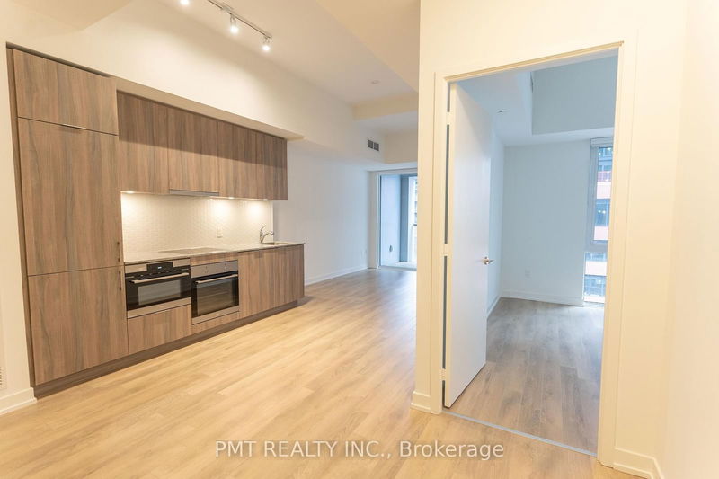Preview image for 158 Front St E #913, Toronto
