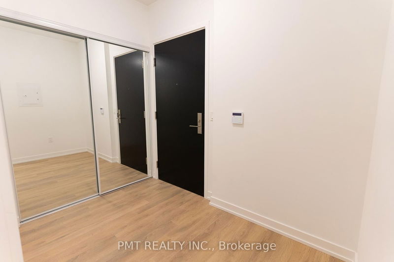 Preview image for 158 Front St E #913, Toronto