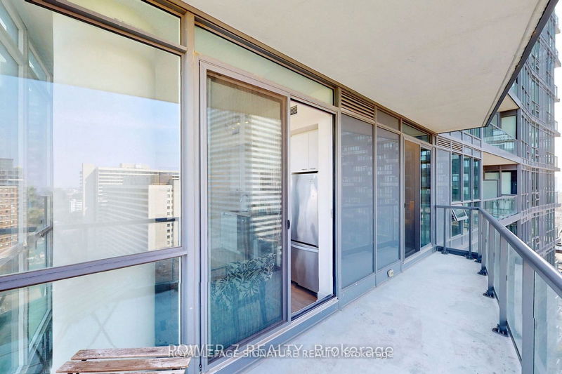 Preview image for 30 Roehampton Ave #1805, Toronto