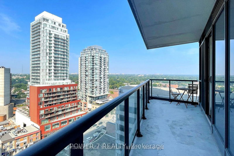 Preview image for 30 Roehampton Ave #1805, Toronto