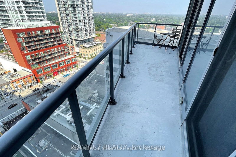 Preview image for 30 Roehampton Ave #1805, Toronto