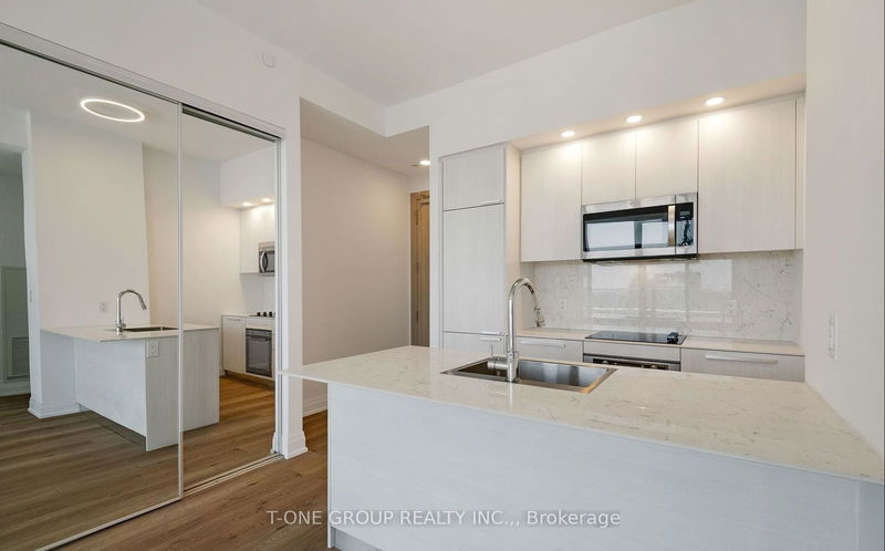 Preview image for 75 Canterbury Pl #Ph107, Toronto