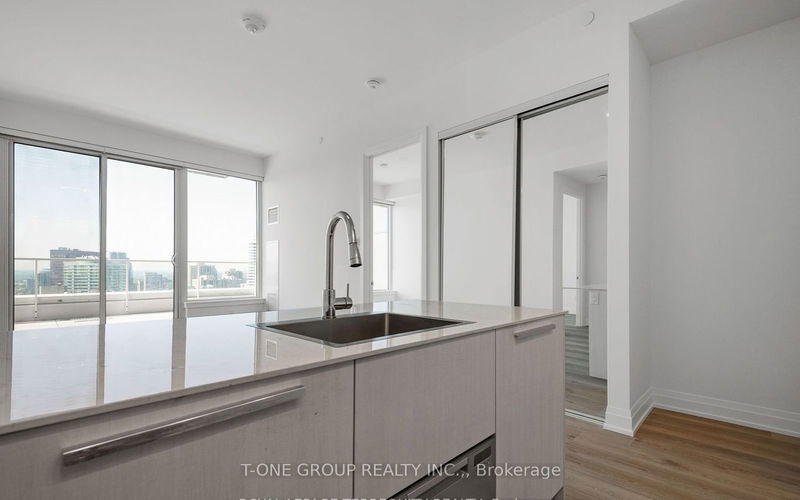 Preview image for 75 Canterbury Pl #Ph107, Toronto