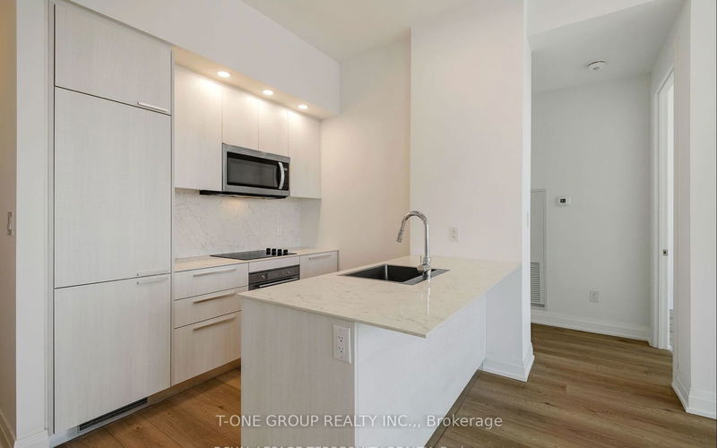 Preview image for 75 Canterbury Pl #Ph107, Toronto