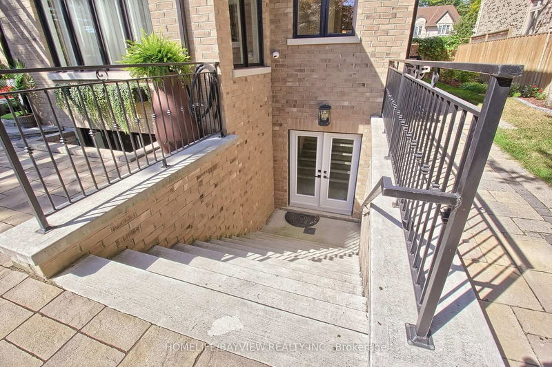 Preview image for 41 Transwell Ave, Toronto