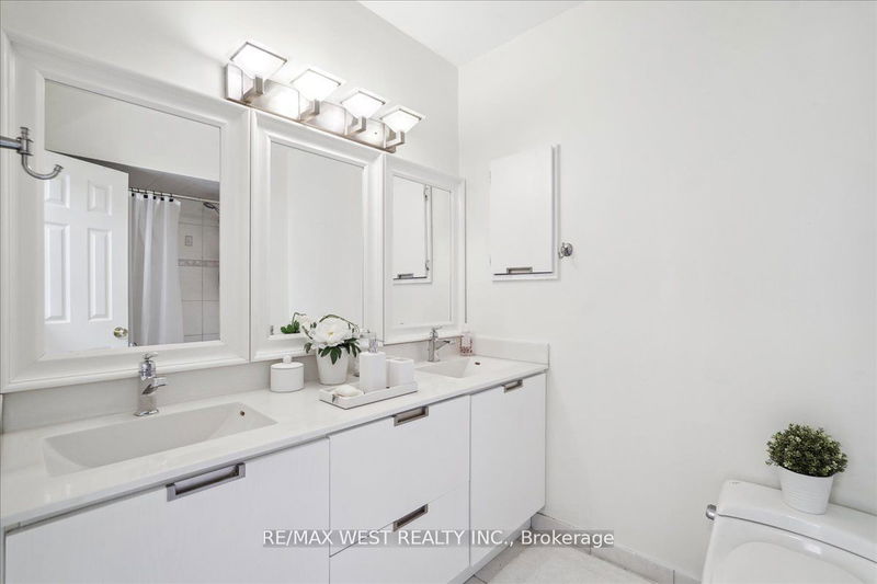 Preview image for 69 Upper Canada Dr #2, Toronto