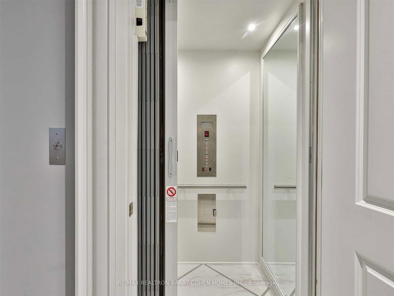 Preview image for 31 Russell Hill Rd, Toronto