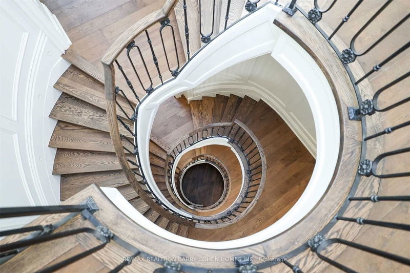 Preview image for 31 Russell Hill Rd, Toronto
