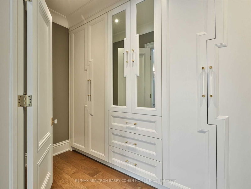 Preview image for 31 Russell Hill Rd, Toronto