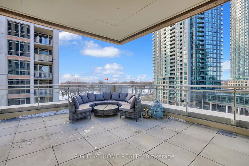 Preview image for 35 Bastion St #809, Toronto