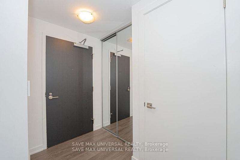 Preview image for 609 Avenue Rd #809, Toronto