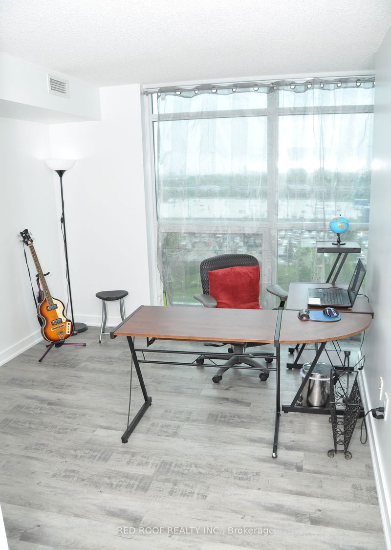 Preview image for 33 Singer Crt #711, Toronto
