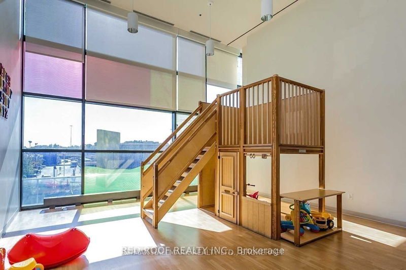 Preview image for 33 Singer Crt #711, Toronto