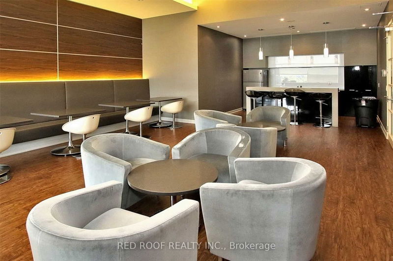 Preview image for 33 Singer Crt #711, Toronto