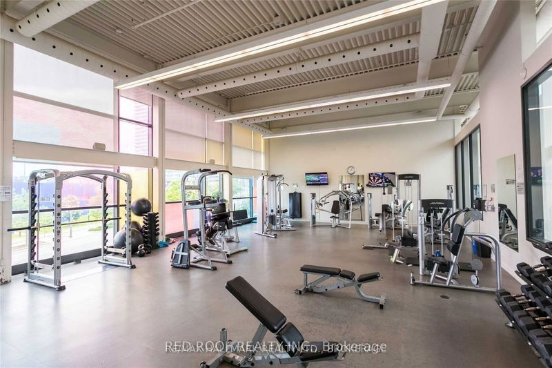 Preview image for 33 Singer Crt #711, Toronto