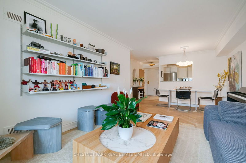 Preview image for 1 Balmoral Ave #323, Toronto