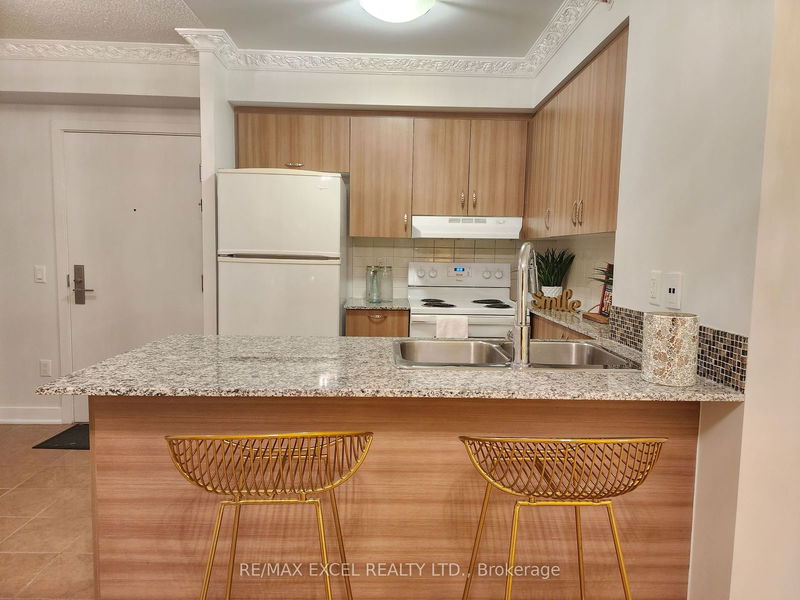 Preview image for 5740 Yonge St #803, Toronto