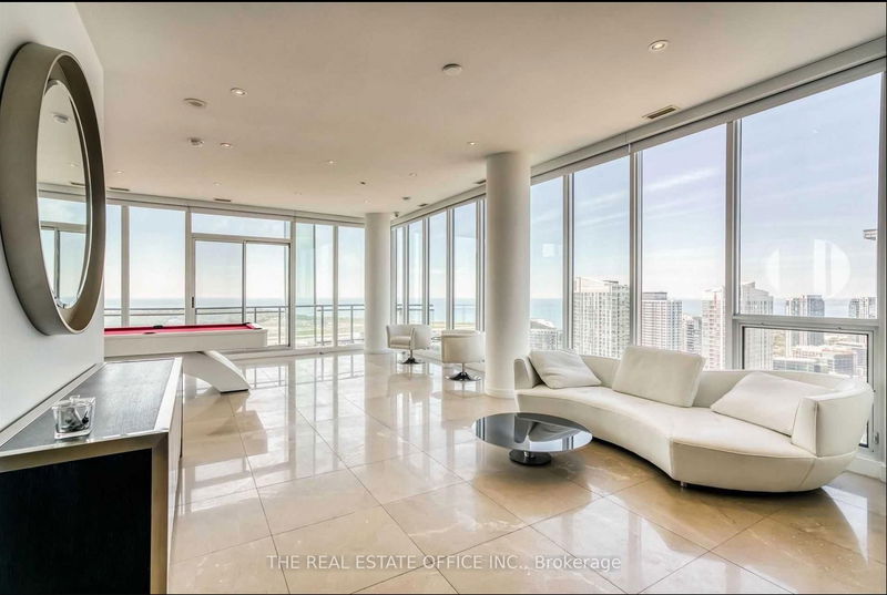 Preview image for 25 Capreol Crt, Toronto
