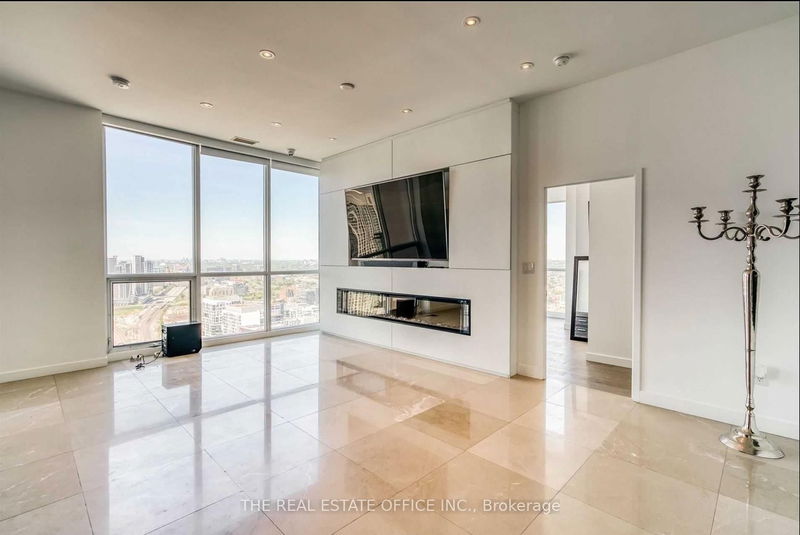 Preview image for 25 Capreol Crt, Toronto