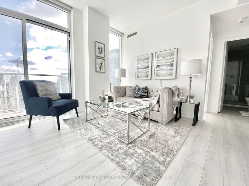 Preview image for 33 Helendale Ave #2903, Toronto