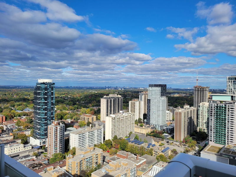 Preview image for 33 Helendale Ave #2903, Toronto