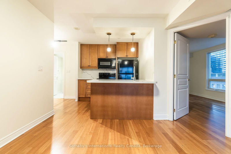 Preview image for 100 Hayden St #901, Toronto