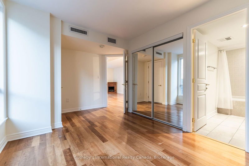 Preview image for 100 Hayden St #901, Toronto