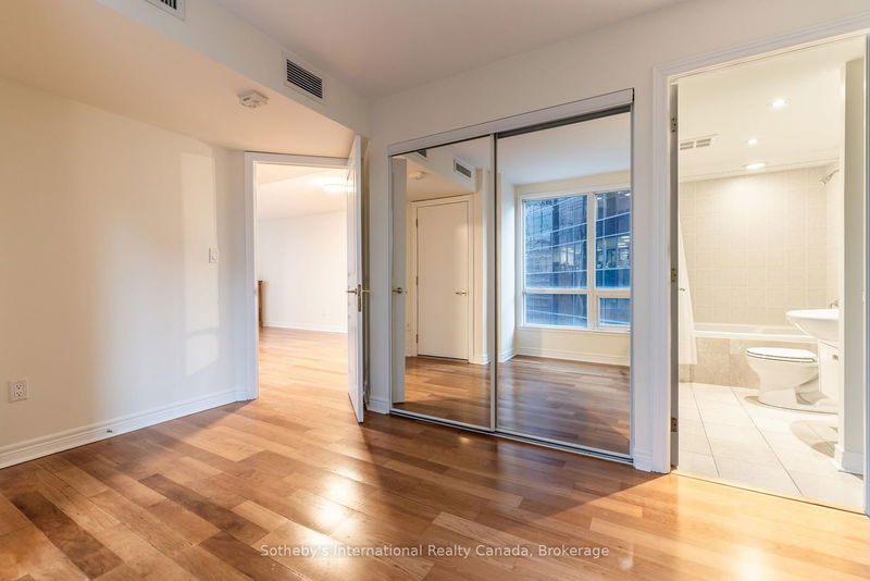 Preview image for 100 Hayden St #901, Toronto