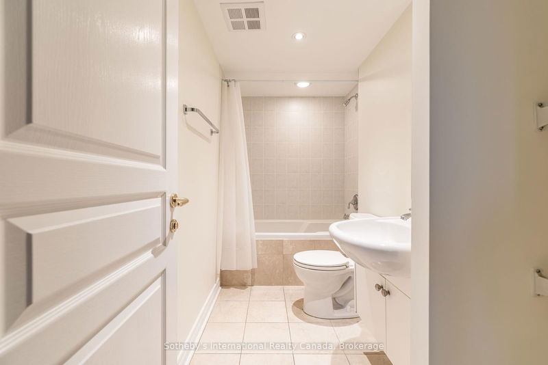 Preview image for 100 Hayden St #901, Toronto