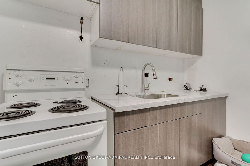 Preview image for 10 Dromore Cres, Toronto