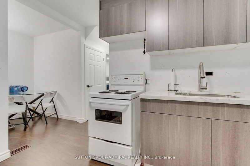 Preview image for 10 Dromore Cres, Toronto