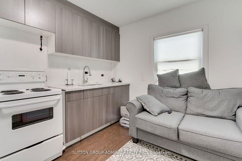 Preview image for 10 Dromore Cres, Toronto