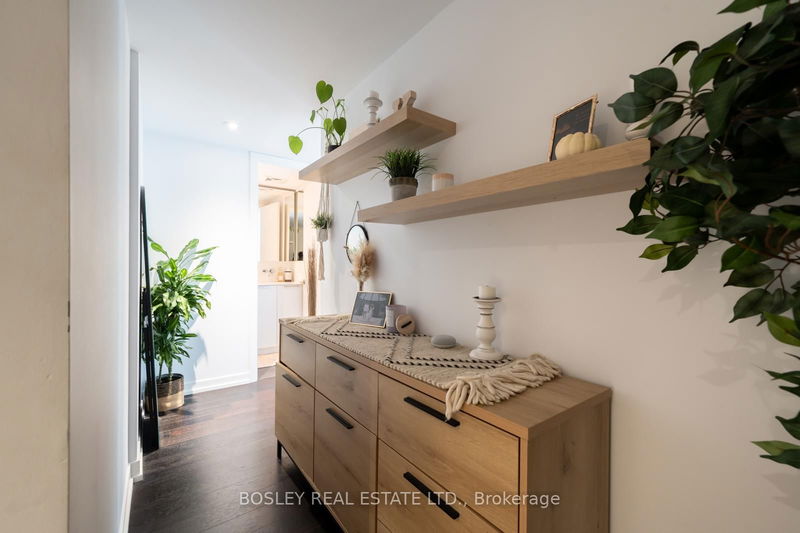 Preview image for 95 Bathurst St #1006, Toronto