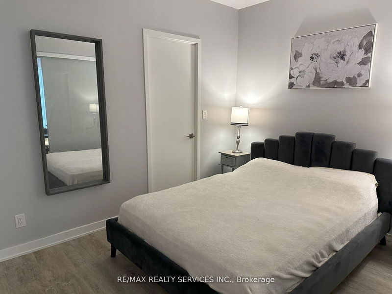 Preview image for 17 Dundonald St #408, Toronto